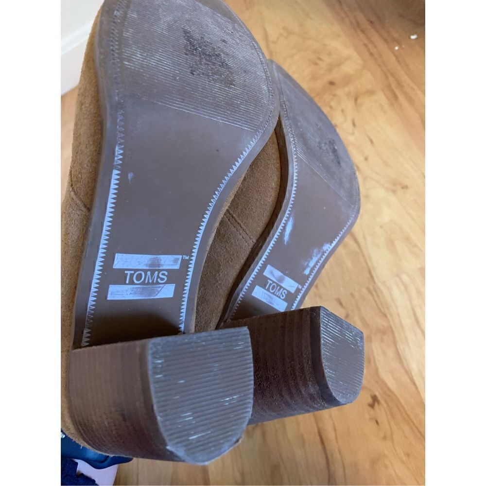 Toms suede brown booties size 7 - Picture 4 of 5